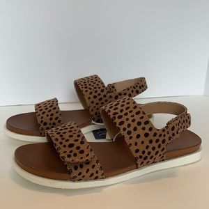 Women’s Brown Leopard Print Strap Contoured Bed Sandals w/ Hook & Loop Closure